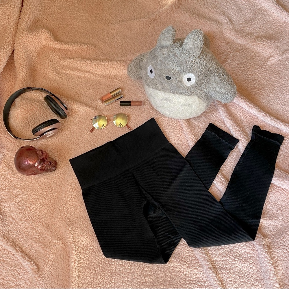 colsie ribbed leggings 💓